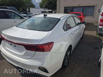 2022 Kia Forte LXS – miniatura 3