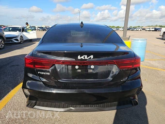 2022 Kia Forte LXS - miniatura 5