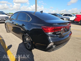 2022 Kia Forte LXS - miniatura 6