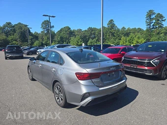 2022 Kia Forte LXS - miniatura 2