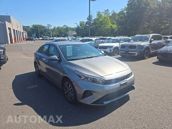 2022 Kia Forte LXS - miniatura 4