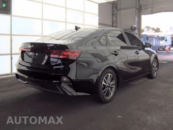 2022 Kia Forte LXS – miniatura 4