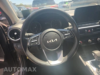 2022 Kia Forte LXS - miniatura 10