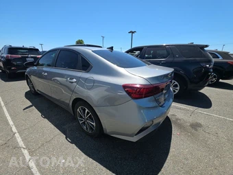 2022 Kia Forte LXS - miniatura 6