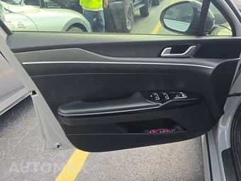2022 Kia K5 GT-Line – miniatura 9
