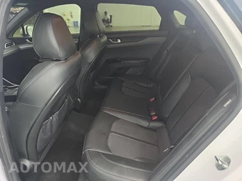 2022 Kia K5 GT-Line – miniatura 10