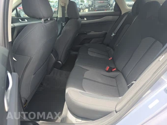 2022 Kia K5 LX – miniatura 13