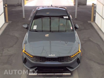 2022 Kia K5 LX – miniatura 2