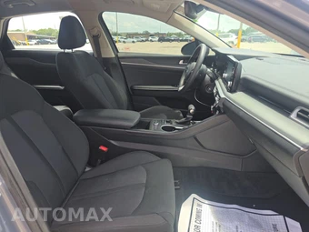 2022 Kia K5 LX – miniatura 8