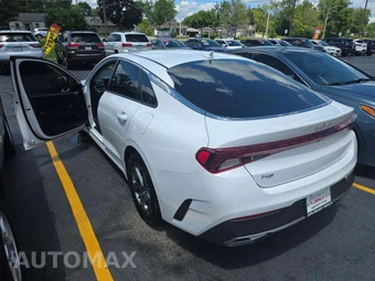 2022 Kia K5 LX – miniatura 2