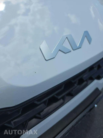 2022 Kia K5 LX – miniatura 22
