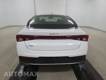 2022 Kia K5 LX - miniatura 5