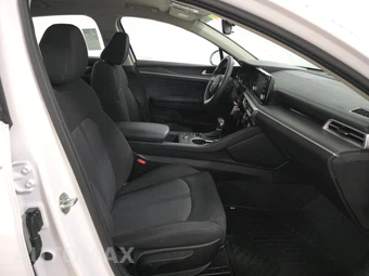 2022 Kia K5 LX - miniatura 8