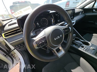 2022 Kia K5 LXS - miniatura 10