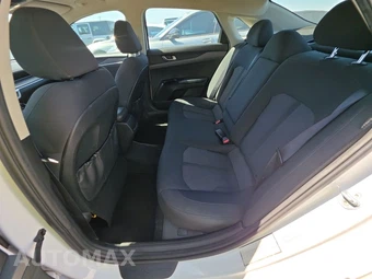 2022 Kia K5 LXS - miniatura 13