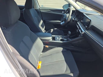 2022 Kia K5 LXS - miniatura 8