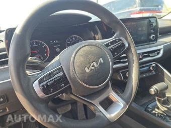 2022 Kia K5 LXS - miniatura 10