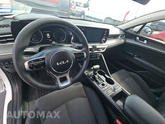 2022 Kia K5 LXS – miniatura 11