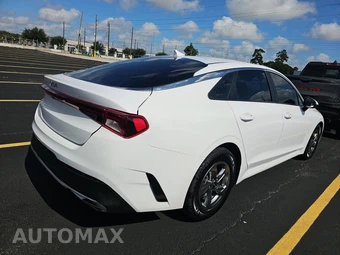 2022 Kia K5 LXS – miniatura 4