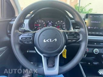 2022 Kia Rio S Sedan - miniatura 17