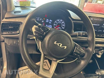 2022 Kia Rio S Sedan - miniatura 10