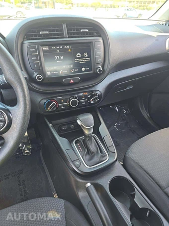 2022 Kia Soul LX - miniatura 10