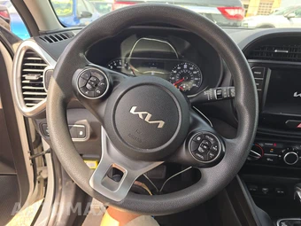 2022 Kia Soul LX - miniatura 10