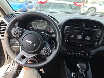2022 Kia Soul LX - miniatura 11