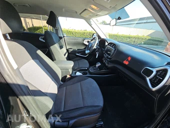 2022 Kia Soul LX - miniatura 8