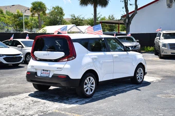 2022 Kia Soul LX - miniatura 4