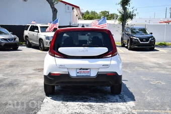 2022 Kia Soul LX - miniatura 5