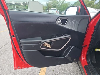 2022 Kia Soul LX - miniatura 9