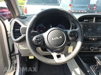 2022 Kia Soul LX - miniatura 10