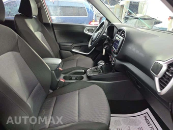 2022 Kia Soul LX - miniatura 18