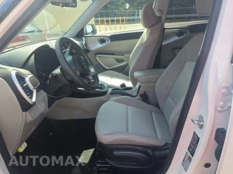 2022 Kia Soul LX - miniatura 7