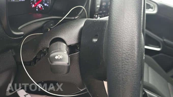 2022 Kia Soul LX - miniatura 23