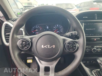 2022 Kia Soul LX - miniatura 10