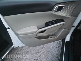 2022 Kia Soul LX - miniatura 9