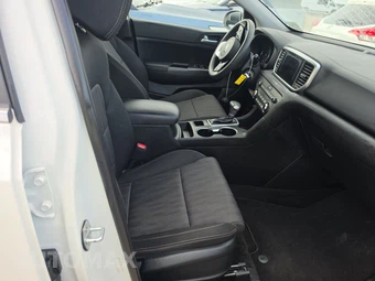 2022 Kia Sportage LX – miniatura 8