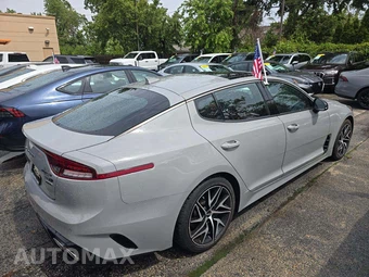 2022 Kia Stinger GT-Line - miniatura 3