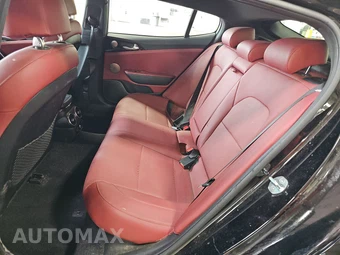 2022 Kia Stinger GT-Line – miniatura 13
