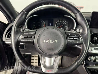 2022 Kia Stinger GT1 - miniatura 13