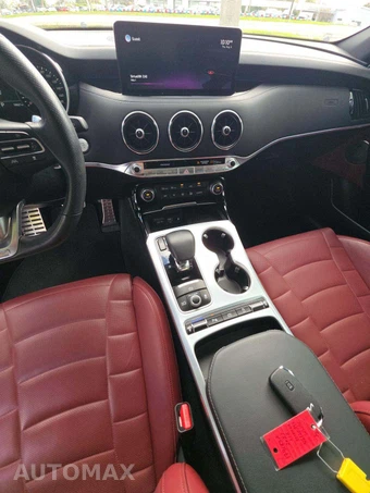 2022 Kia Stinger GT2 - miniatura 10