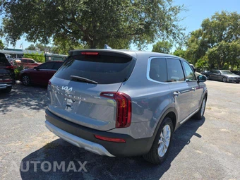 2022 Kia Telluride LX - miniatura 3