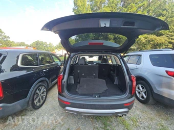 2022 Kia Telluride S – miniatura 15