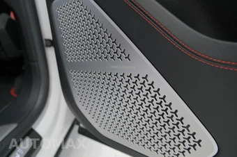 2022 Lamborghini Urus Base – miniatura 29