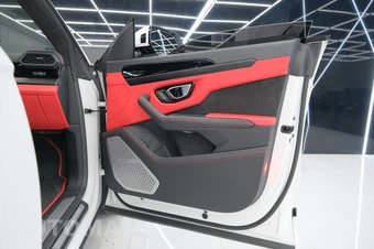 2022 Lamborghini Urus Base – miniatura 33