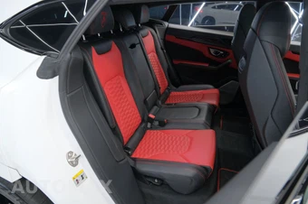2022 Lamborghini Urus Base – miniatura 6