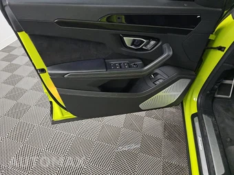 2022 Lamborghini Urus – miniatura 9