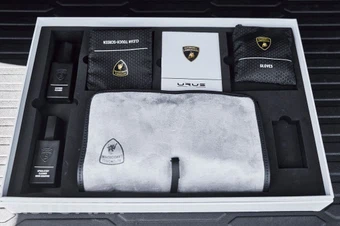 2022 Lamborghini Urus – miniatura 17
